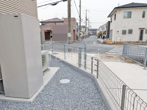 犬走り 防犯砂利敷き バラス砕石 防草シート加工