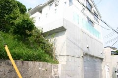 新築高台セミクローズ外構