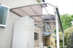 大型テラス屋根:TOEXサンクテラス(スピーネ) ベランダ竿掛け
