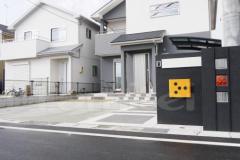シンプルモダン 新築オープン外構 境界フェンス