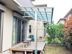 木製調雨除け屋根 YKK独立式エフルージュグランZERO1階