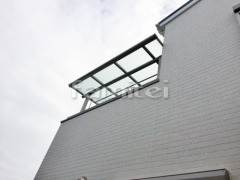 ベランダ屋根 YKKヴェクター2階 雨除け屋根 エフルージュ大型テラス1階