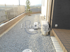 お庭 防犯砂利敷き バラス砕石 防草シート加工