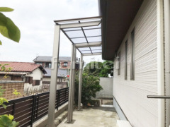 雨除け屋根 LIXIL独立式フーゴFテラス 1階