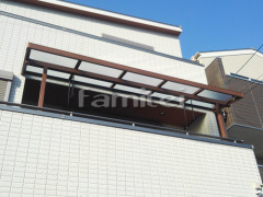 フル木製調ベランダ屋根 LIXILシュエット2階 宅配ボックス
