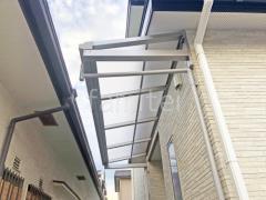 カーポート 柱なし雨除け屋根 人工木材ウッドデッキ