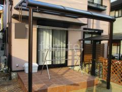 1階テラス屋根 YKKAP ソラリアR タイルデッキ 壁1面 LIXIL グレイスランド