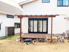 フル木製調テラス屋根 YKKサザンテラス パーゴラタイプ1階