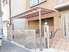 雨除け屋根 跳ね上げ式門扉