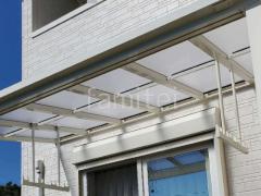 1階テラス屋根 YKKAP ソラリアF 積雪50cm対応