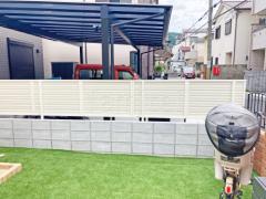 ブロック塀 (化粧ブロック) 太陽エコブロックス 普通CB アルミ形材 フェンス YKKAP シンプレオYL1型 横ルーバー 目隠し
