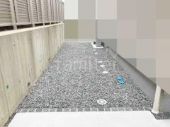 犬走り 防犯砂利敷き バラス砕石 防草シート加工