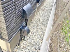 犬走り 防犯砂利敷き バラス砕石 防草シート加工